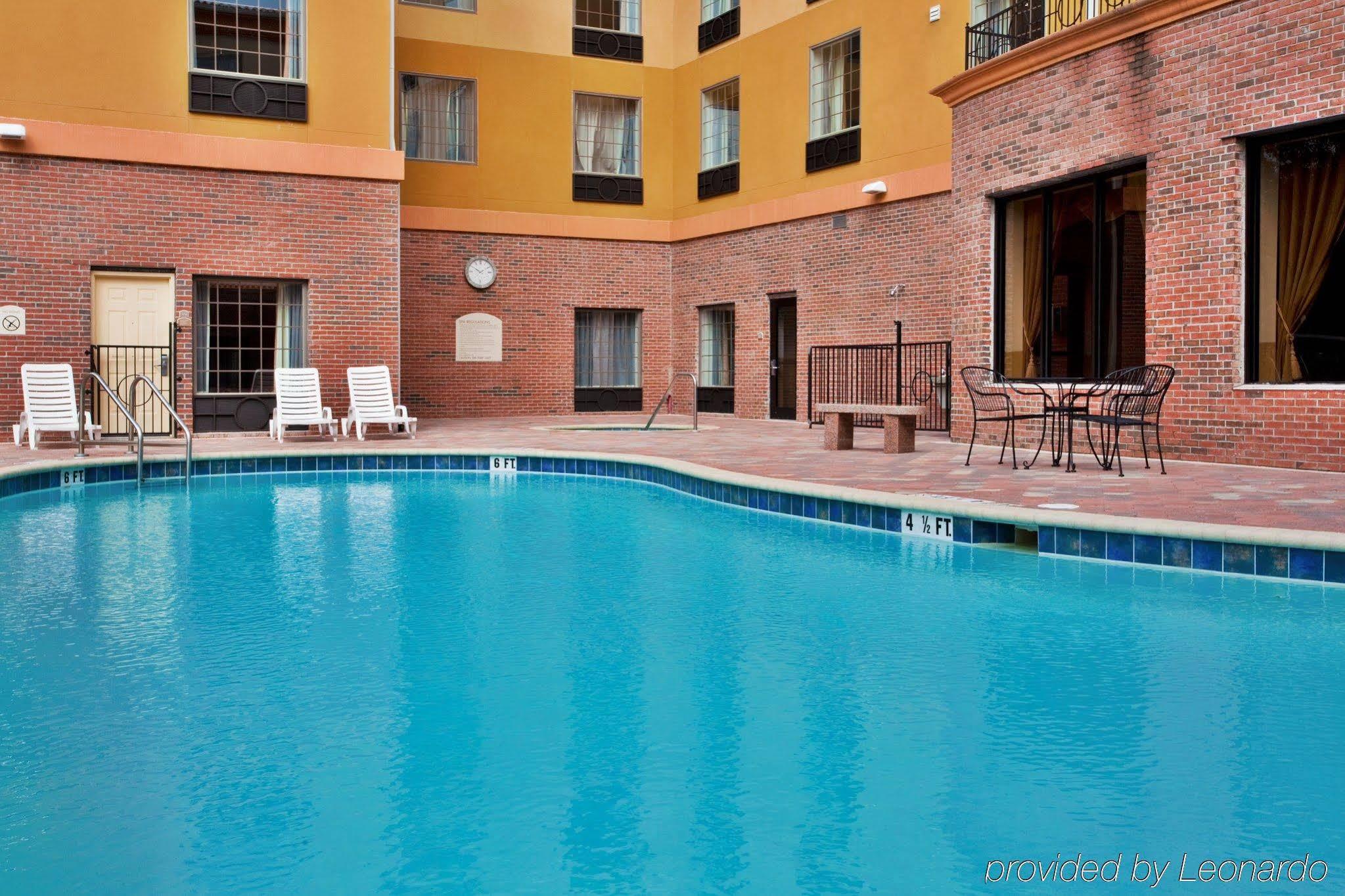 Country & By Radisson, Rj Stadium - Airport East Hotel